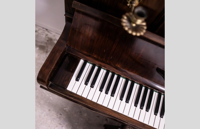 Used Hugo Thieme Mahogany Upright Piano Sold As Seen Bargain - Image 6